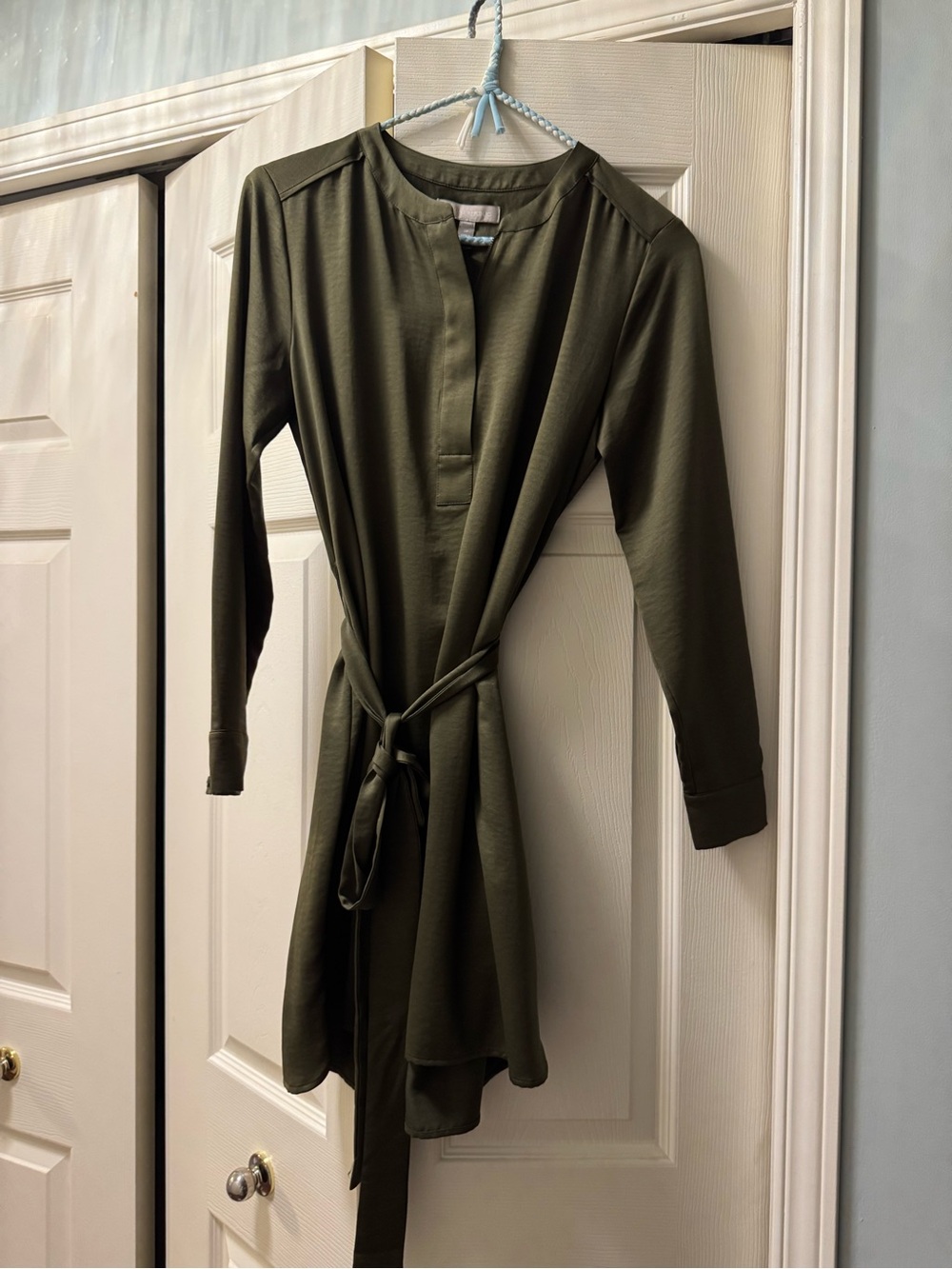 Banana Republic Olive Green Long-Sleeve Tie-Waist Dress